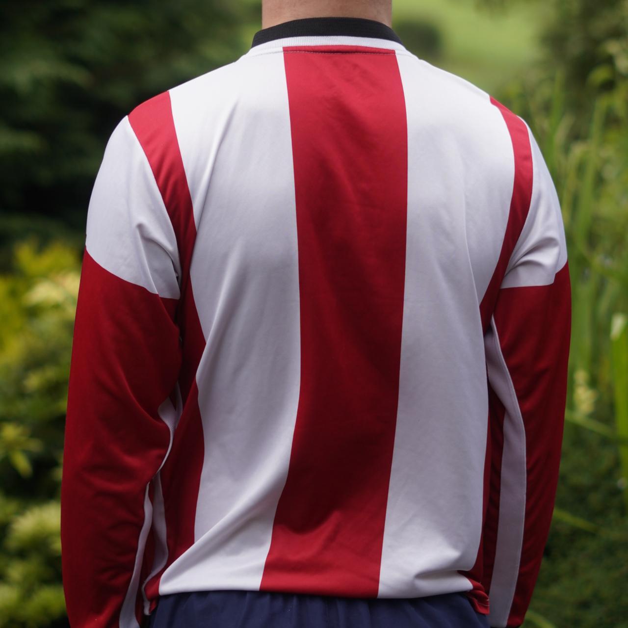 1998/00 PSV Home Shirt by Nike. Size Small