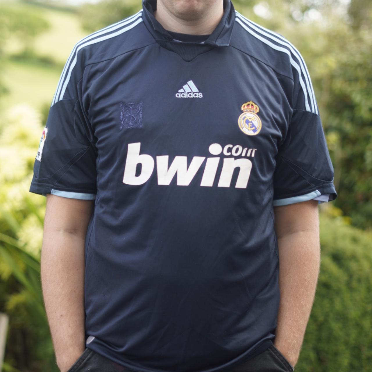 2009/10 Real Madrid Away Shirt by Adidas - Kaka #8. Size XL