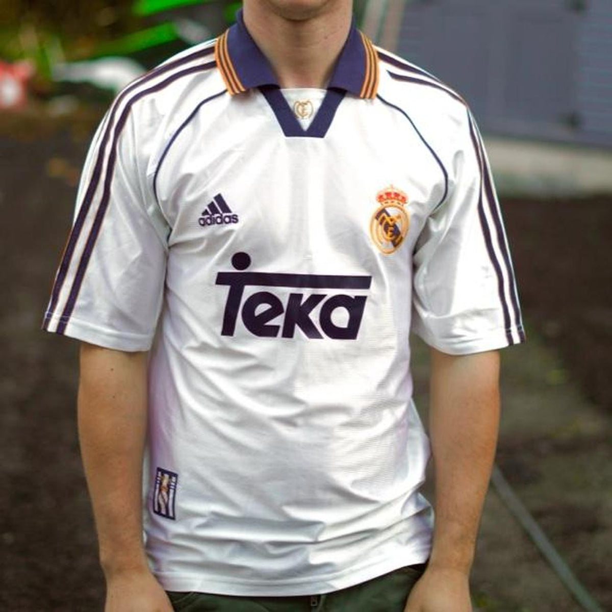 1998/00 Real Madrid Home Shirt by Adidas Mijahtovic #8. Size Medium