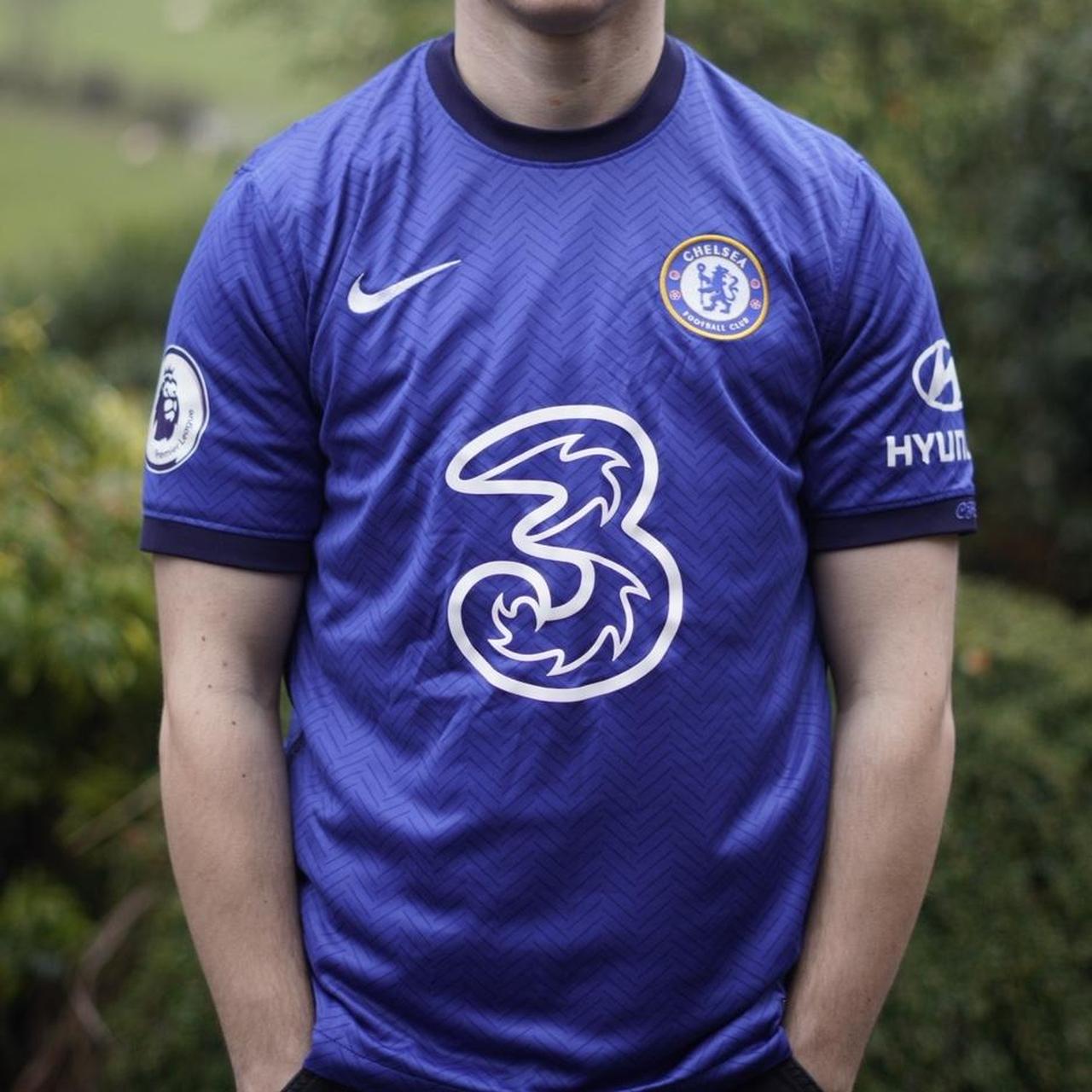 2019/20 Chelsea Home Shirt by Nike - Pulisic #10. Size Medium