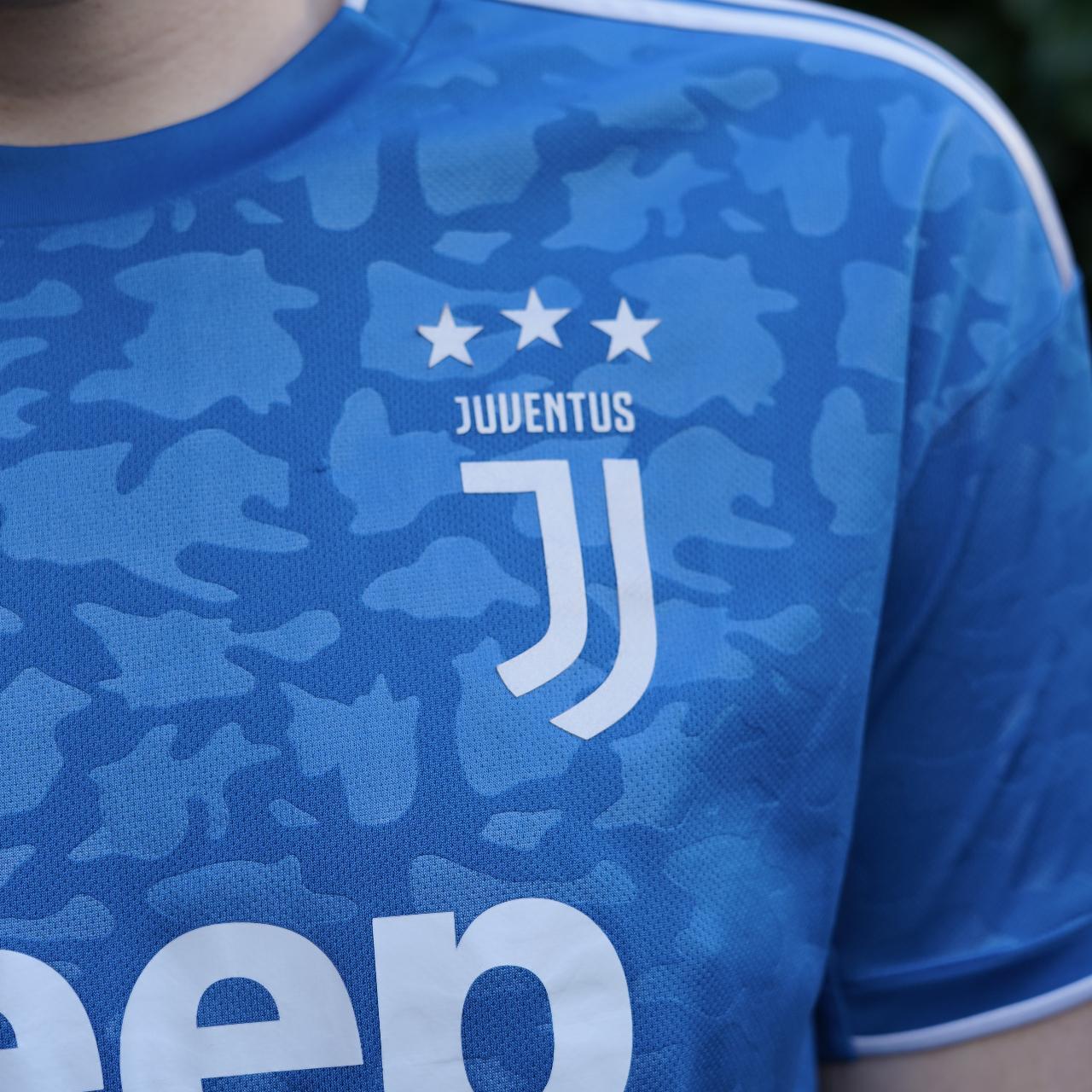 2019/20 Juventus Away Shirt by Adidas. Size Medium