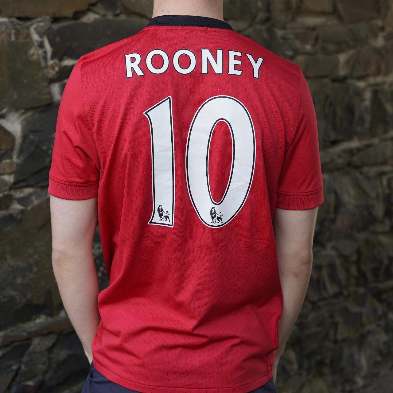 2009/10 Manchester United Home Shirt by Nike - Rooney #10. Size Small