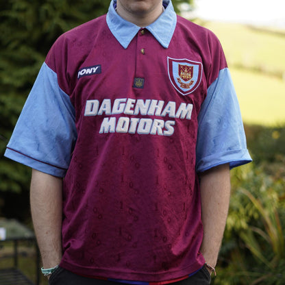 1995/96 West ham Home Shirt by Pony. Size XL.