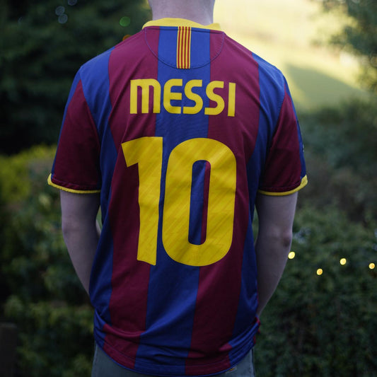 2010/11 Barcelona Home Shirt by Nike - Messi #10. Size Medium