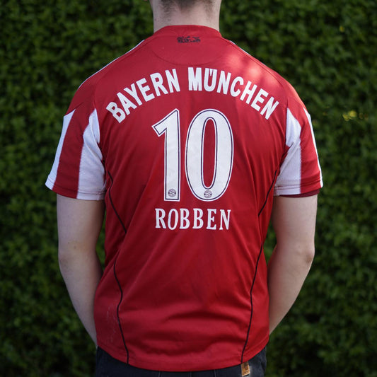 2010/11 Bayern Munich Home Shirt by Adidas - Robben #10. Size Small