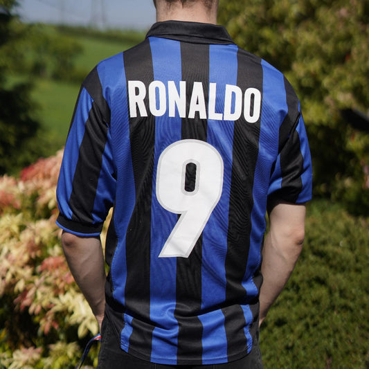 1998/99 Inter Milan Home Shirt by Nike - Ronaldo #9. Size Small