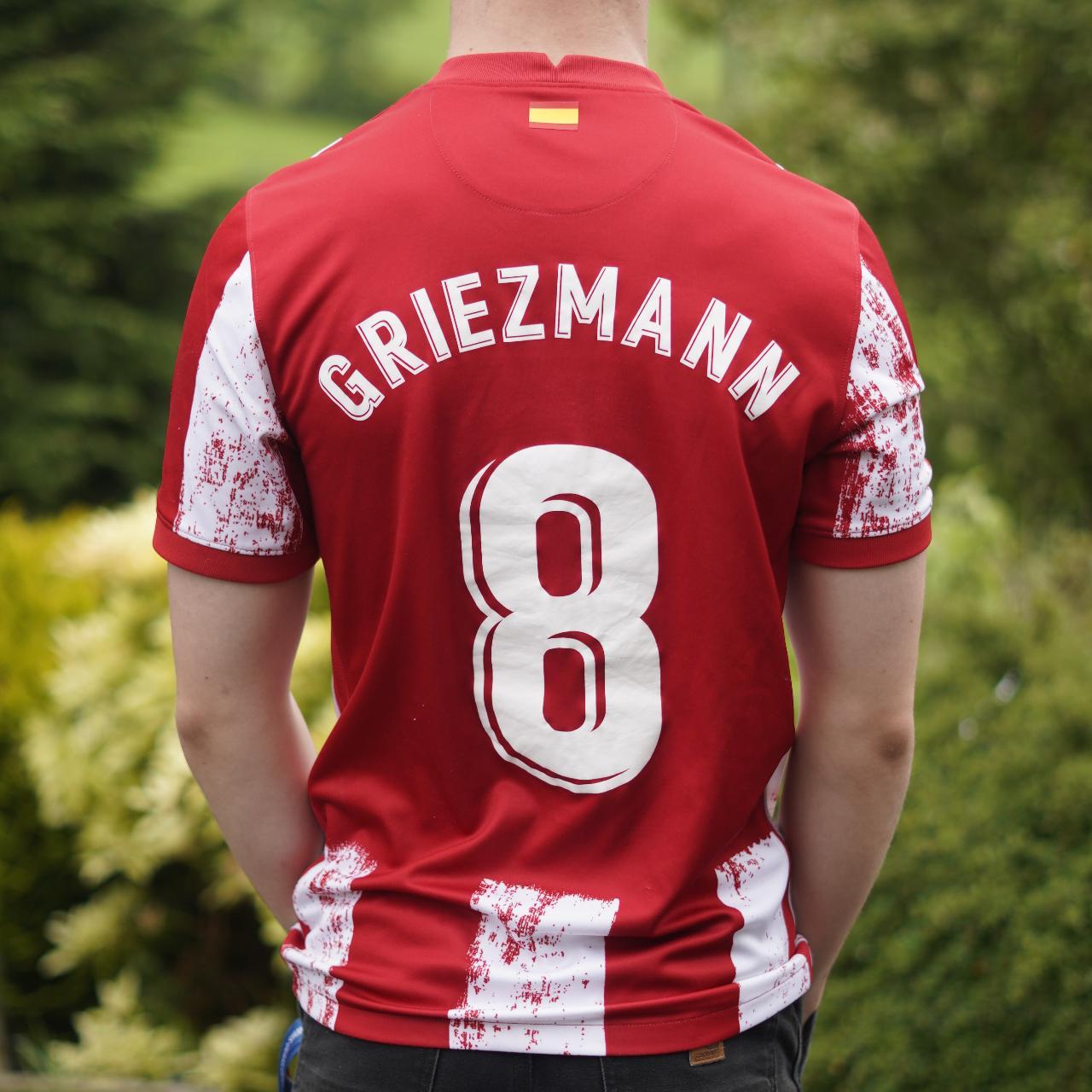 2021/22 Atletico Madrid Home Shirt by Nike - Griezmann #8. Size Small