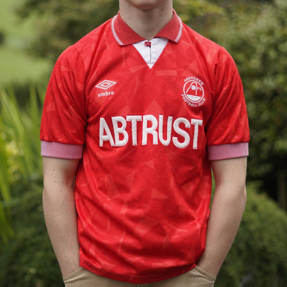 1990/92 Aberdeen Home Shirt by Umbro. Size Small