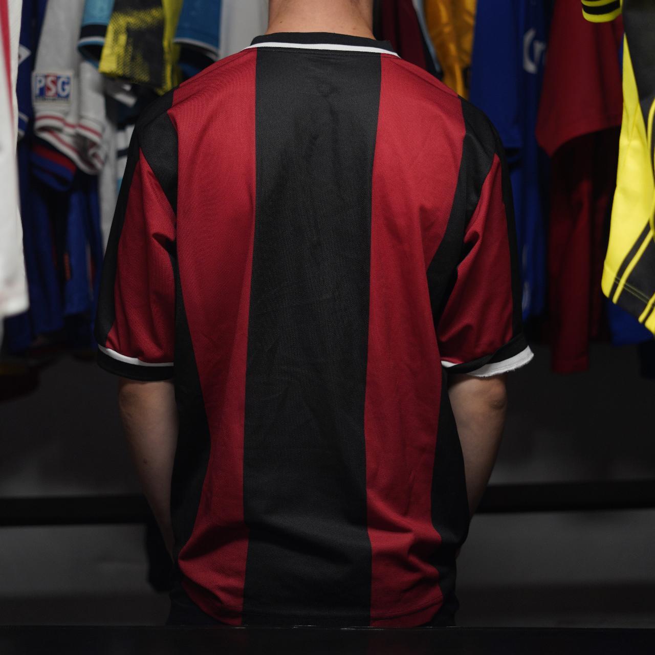 "The Deadpool" Mixer FC Shirt by Nike. Size Medium.