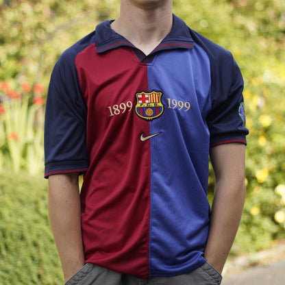 1999/00 Barcelona Home Shirt by Nike. Size Small