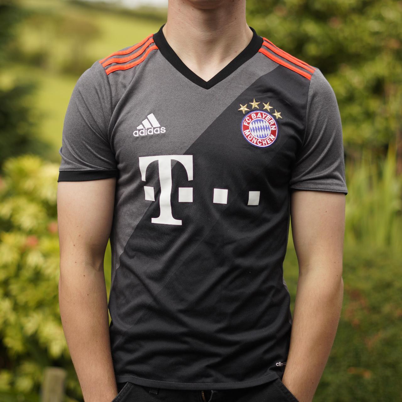 2016/17 Bayern Munich Away Shirt by Adidas - Kimmich #32. Size XS (YL)