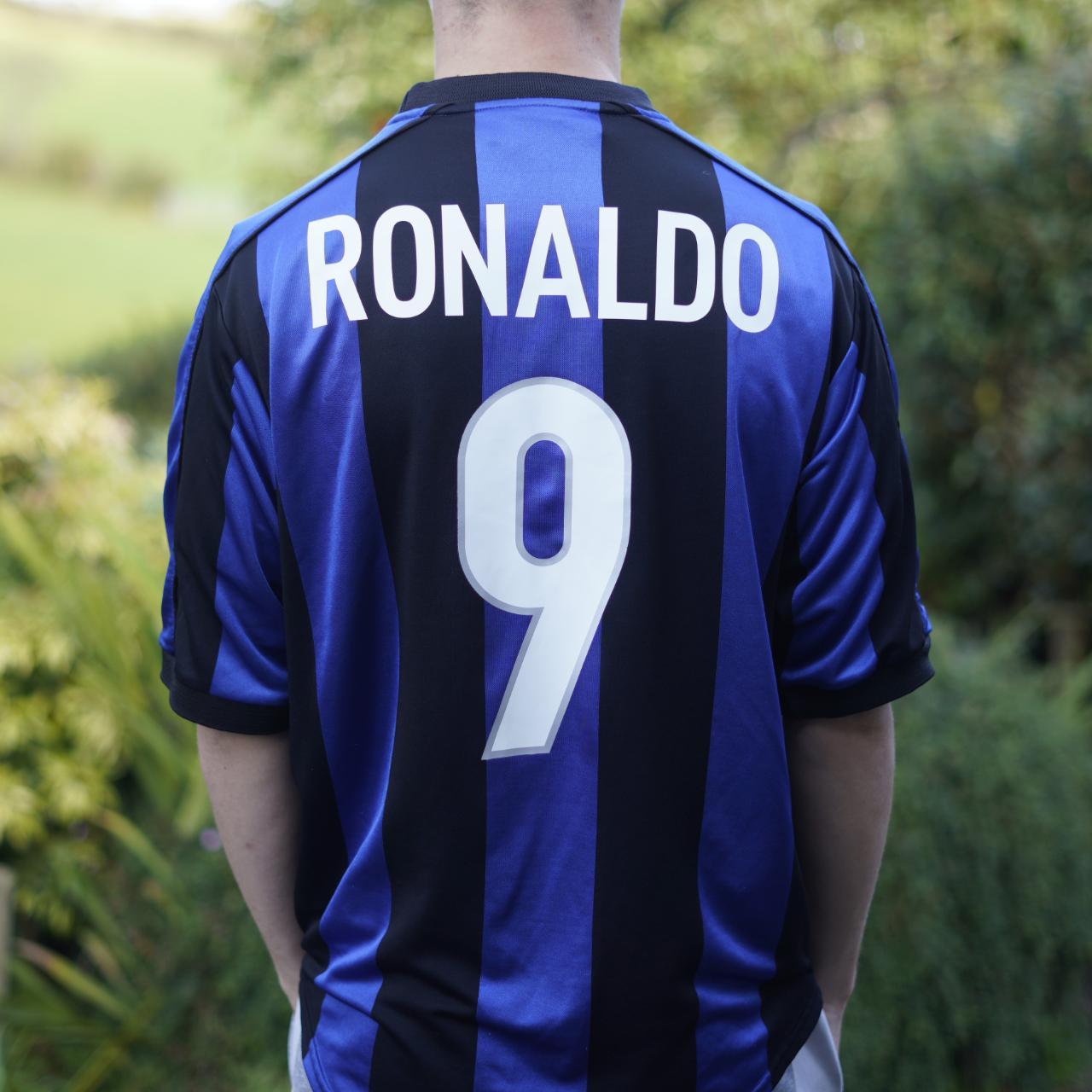 1999/00 Inter Milan Home Shirt by Nike - Ronaldo #9. Size Medium