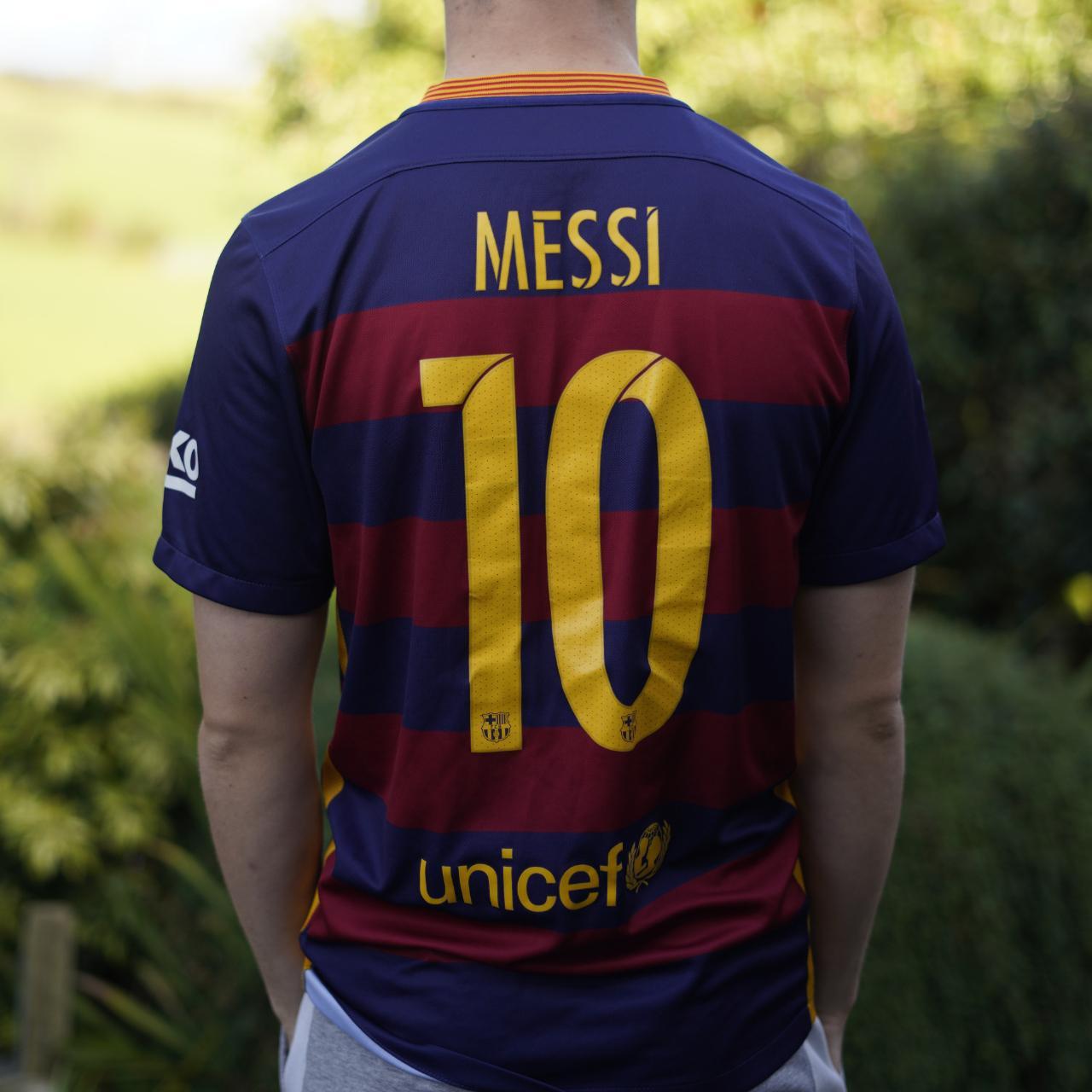 2015/16 Barcelona Home Shirt by Nike - Messi #10. Size Small