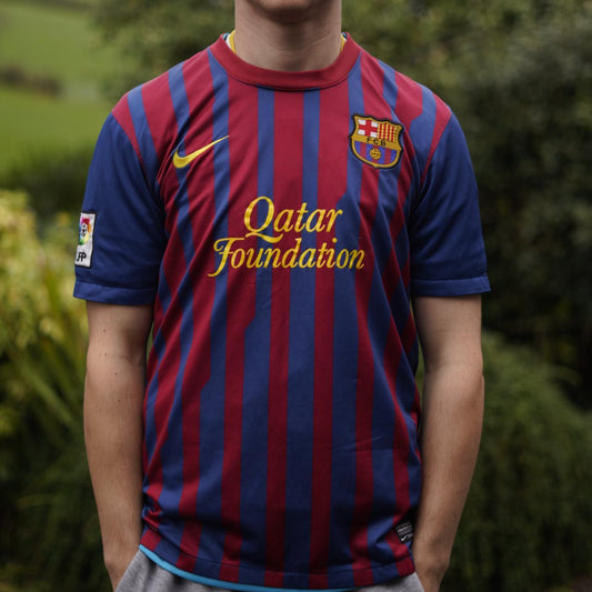 2011/12 Barcelona Home Shirt by Nike. Size Medium