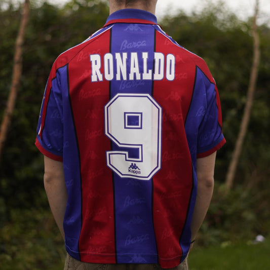 1995/97 Barcelona Home Shirt by Kappa - Ronaldo #9. Size Small