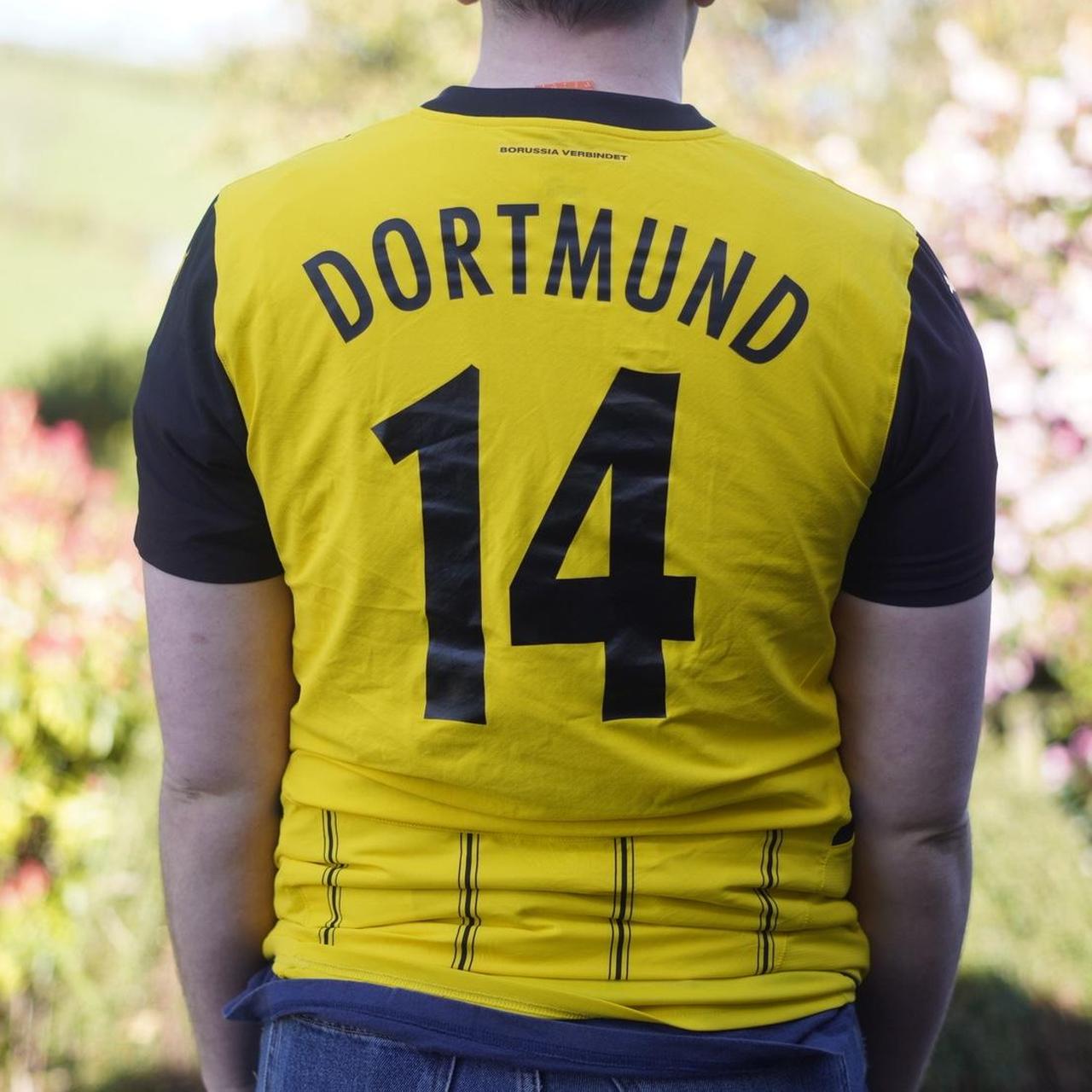 2024/25 Borussia Dortmund Home Shirt. Size Large