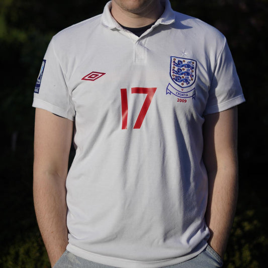 2009 England Shirt by Umbro - Beckham #17 (Match Issue). Size Large