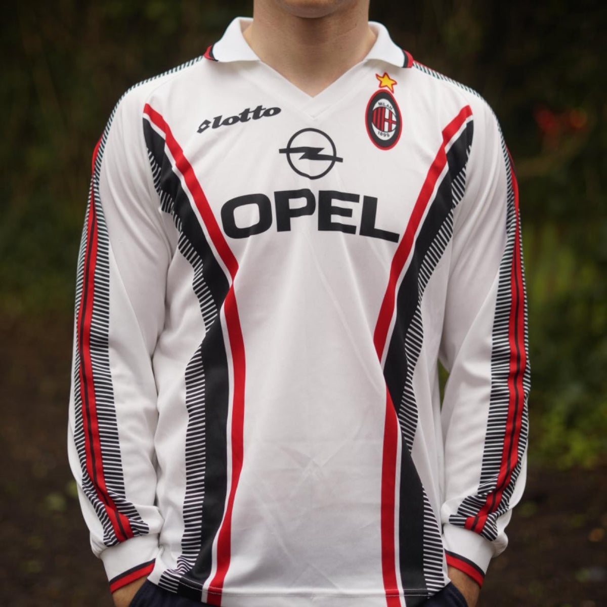 1997/98 AC Milan Away Shirt by Lotto - Cruz #15. Size Small