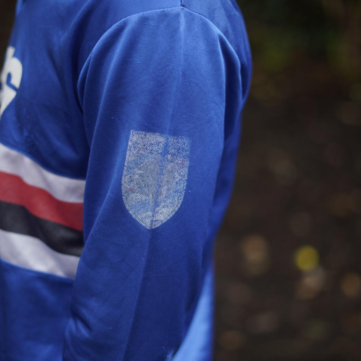 1994/95 Sampdoria Home Shirt by Asics - Gullit #4. Size Medium