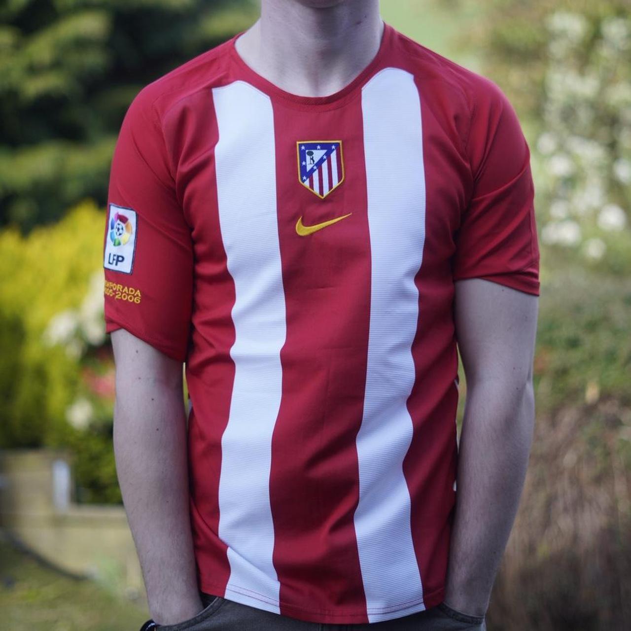 2005/06 Atletico Madrid Home Shirt by Nike - F. Torres #9. Size XS