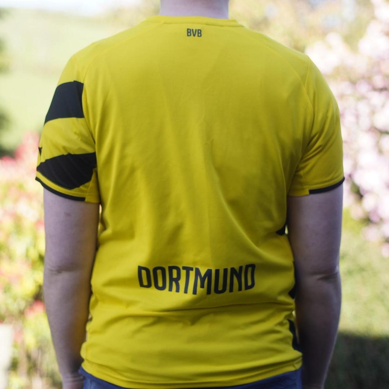2014/15 Borussia Dortmund Home Shirt by Puma. Size Large