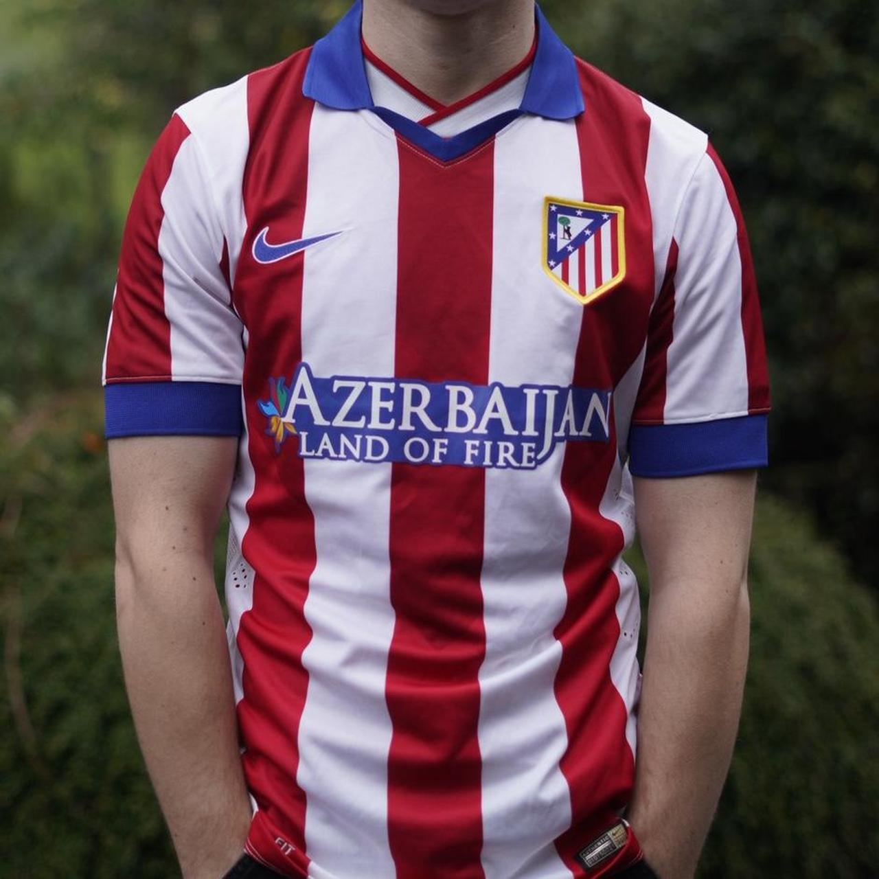 2014/15 Match Issue Atletico Madrid Home Shirt by Nike - Griezmann #7. Size Medium
