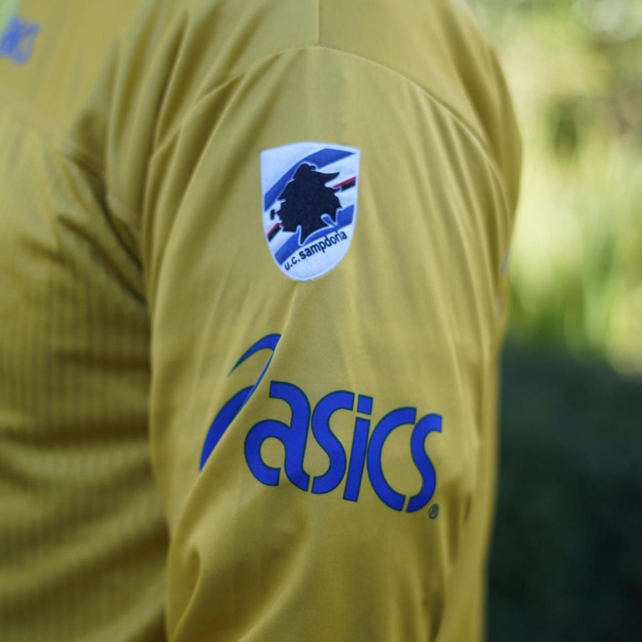 90's Sampdoria Training Shirt by ASICS. Size XL