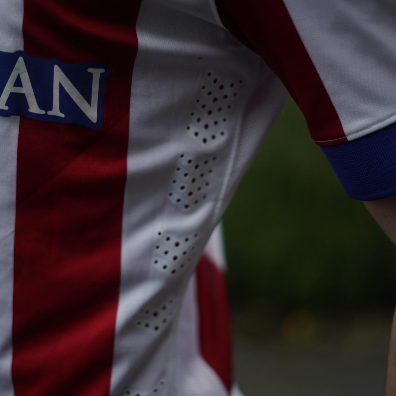 2014/15 Match Issue Atletico Madrid Home Shirt by Nike - Griezmann #7. Size Medium