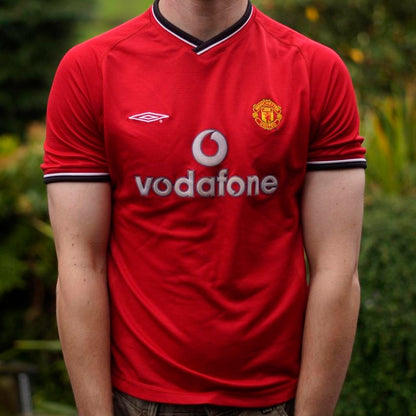 2000/01 Manchester United Home Shirt by Umbro - Beckham #7. Size XS