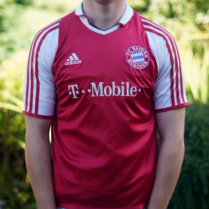 2004/05 Bayern Munich Home Shirt by Adidas. Size XS