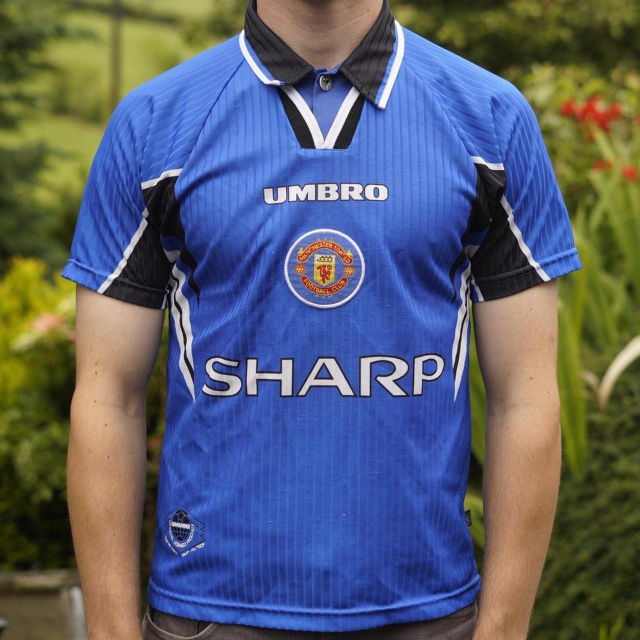 1996/98 Manchester United Away Shirt by Umbro. Size XS (Y)