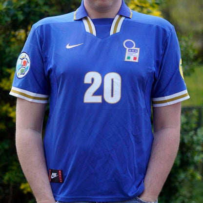 1996/96 Italy Home Shirt by Nike - Ravanelli #20. Size Large