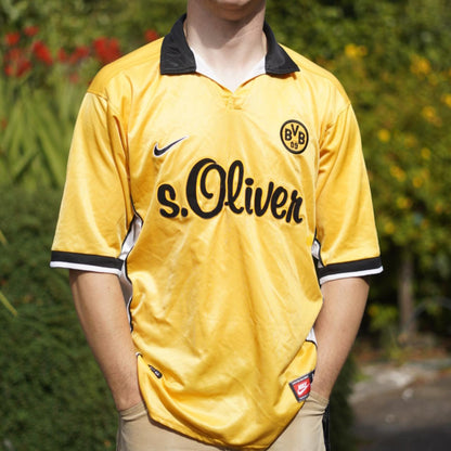 1998/99 Borussia Dortmund Home Shirt by Nike. Size Large