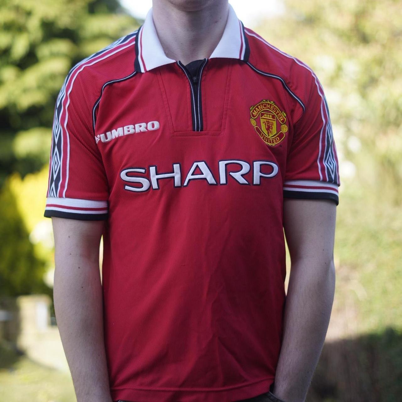 Manchester United 1998/99 Home Shirt by Umbro - Blomqvist #15. Size XS