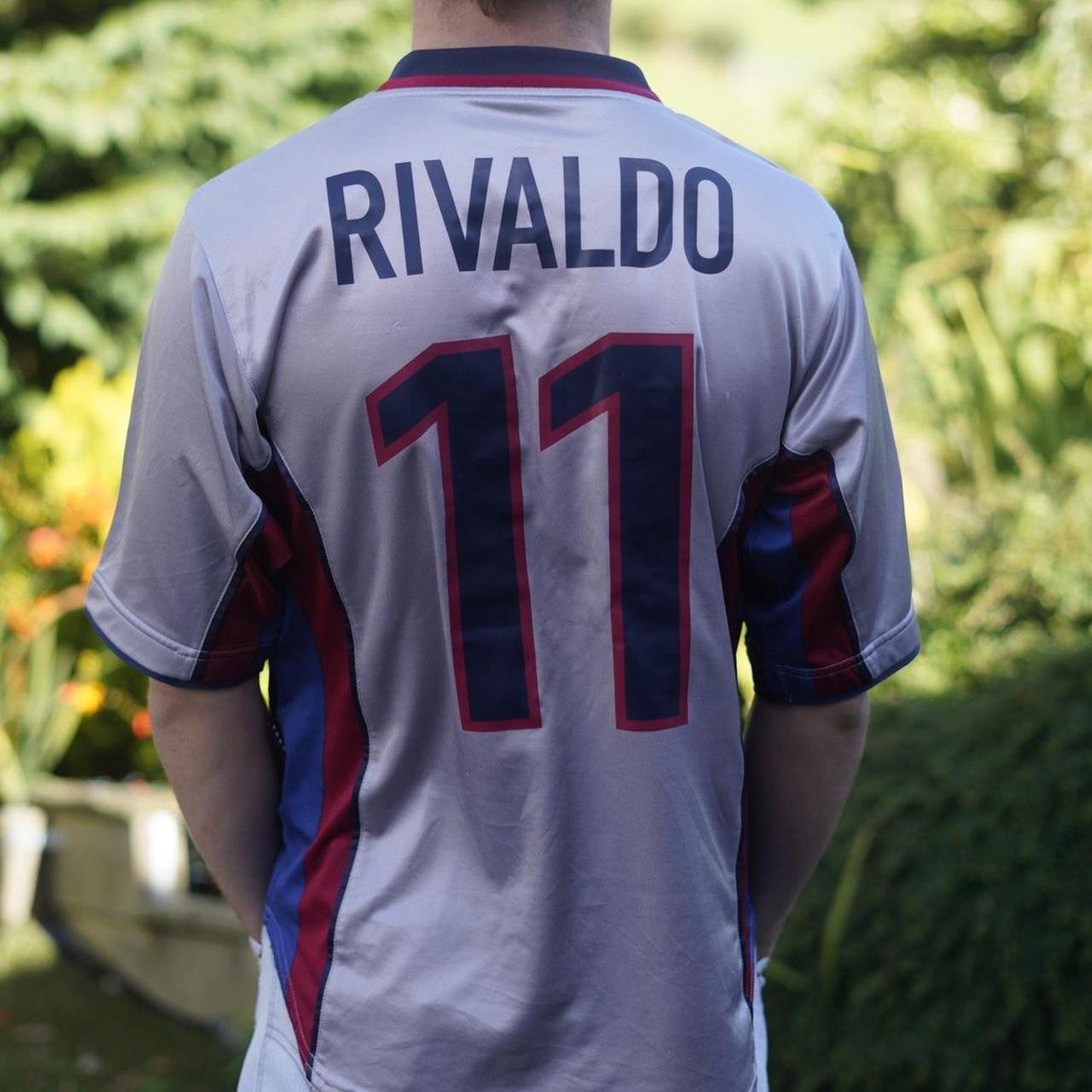 1998/01 Barcelona Away Shirt by Nike - Rivaldo #11. Size Small