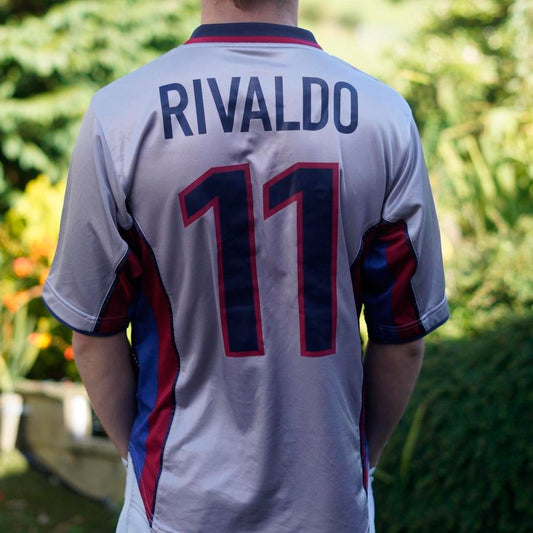 1998/01 Barcelona Away Shirt by Nike - Rivaldo #11. Size Small