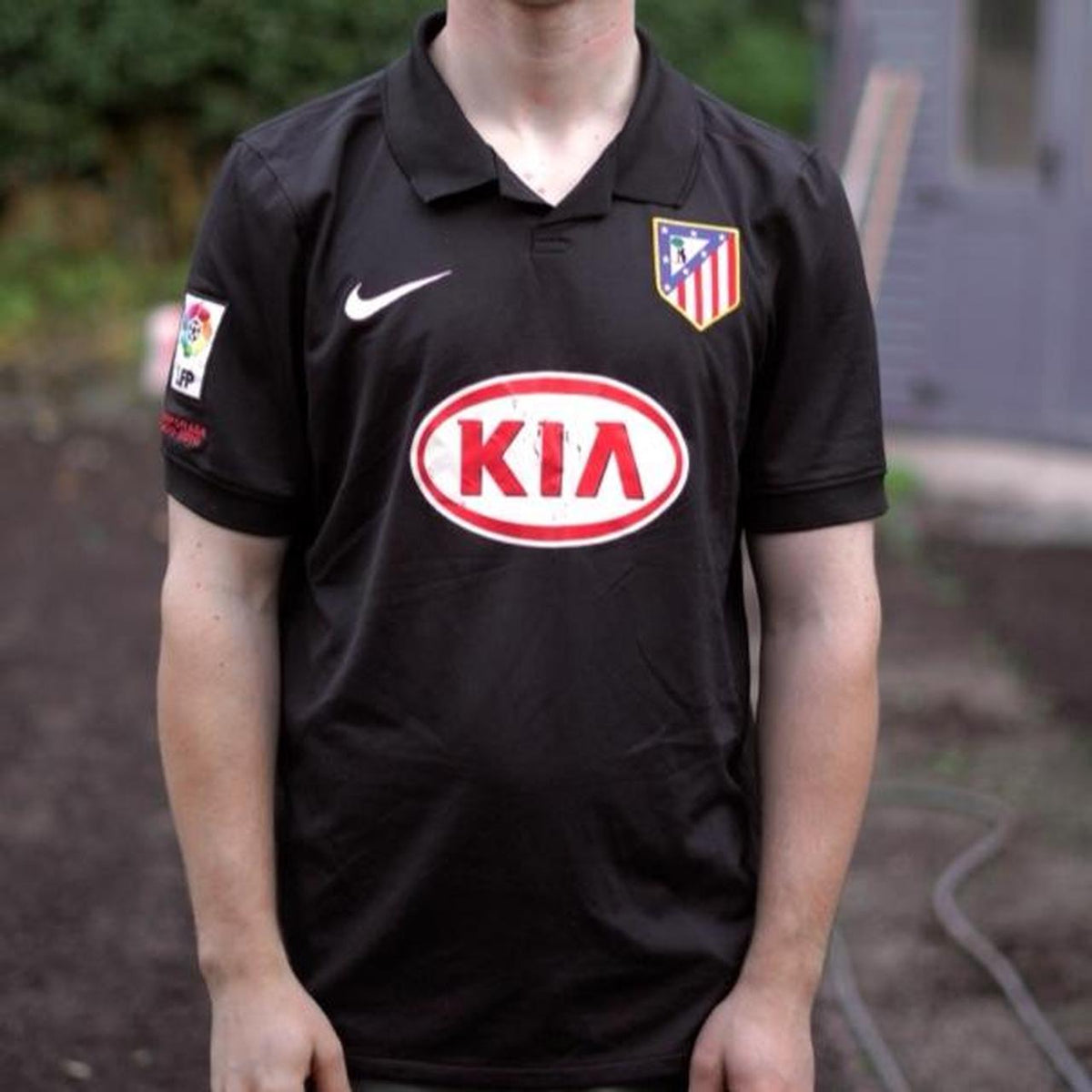 2009/10 Atletico Madrid Away Shirt by Nike. Size Medium
