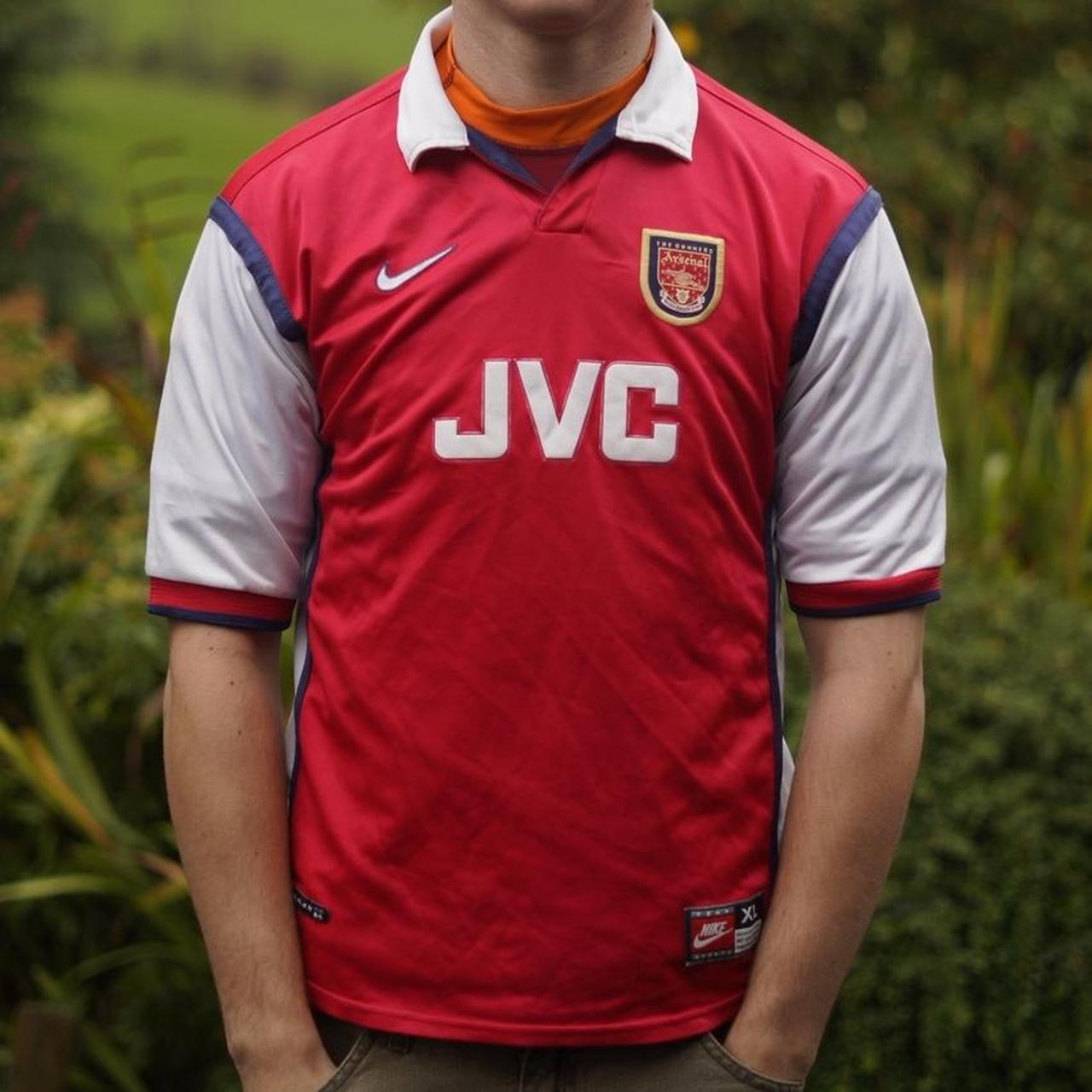 1998/99 Arsenal Home Shirt by Nike. Size Small