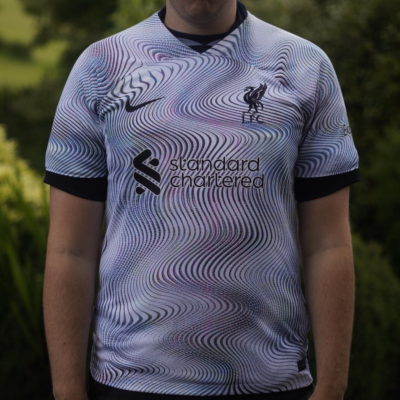 2021/22 Liverpool Away Shirt by Nike.

Size: Large