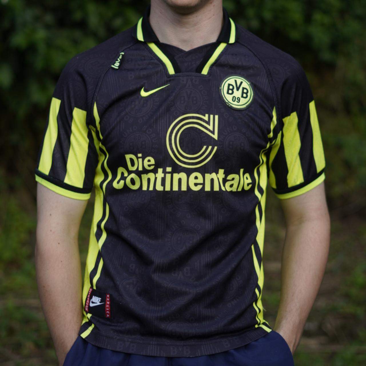 1996/97 Borussia Dortmund Away Shirt by Nike. Size XS