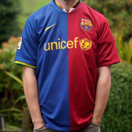 2008/09 Barcelona Home Shirt by Nike. Size Medium