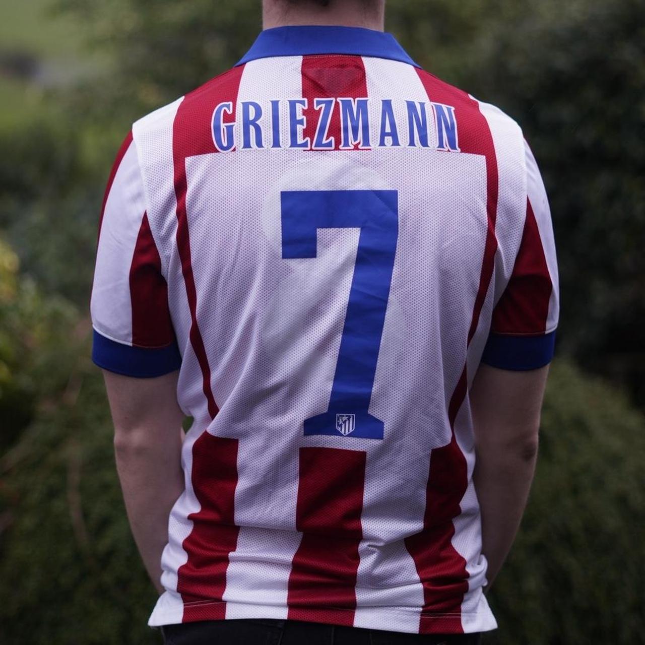 2014/15 Match Issue Atletico Madrid Home Shirt by Nike - Griezmann #7. Size Medium
