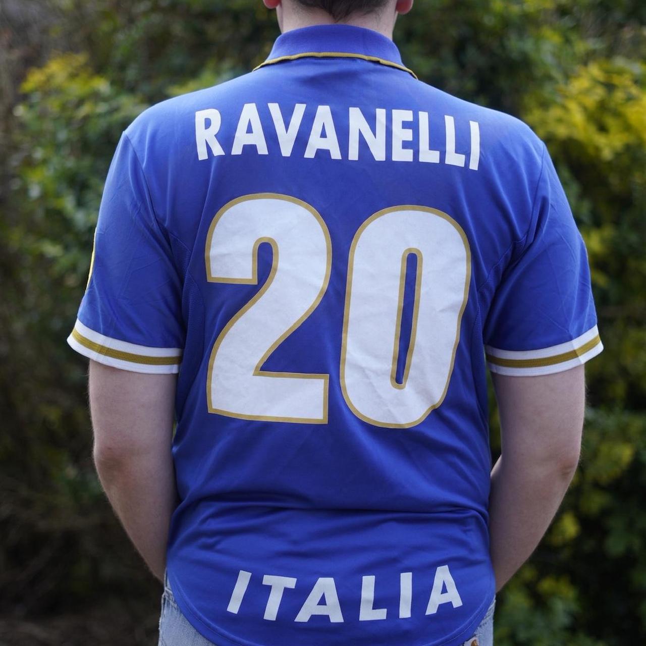 1996/96 Italy Home Shirt by Nike - Ravanelli #20. Size Large