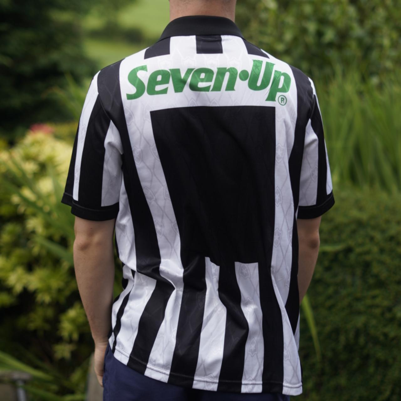 1995/96 Botafogo Home Shirt by Finta. Size Medium