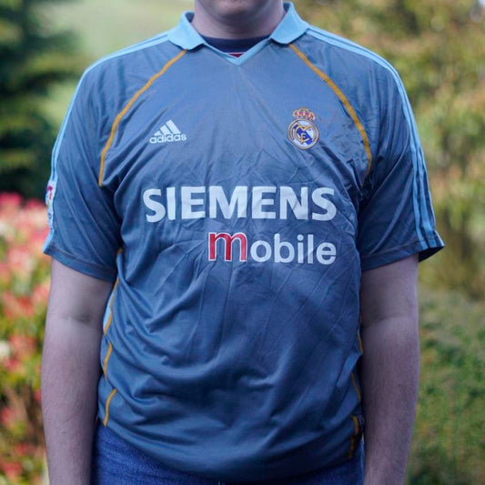 2003/04 Real Madrid Third Shirt by Adidas. Size Large