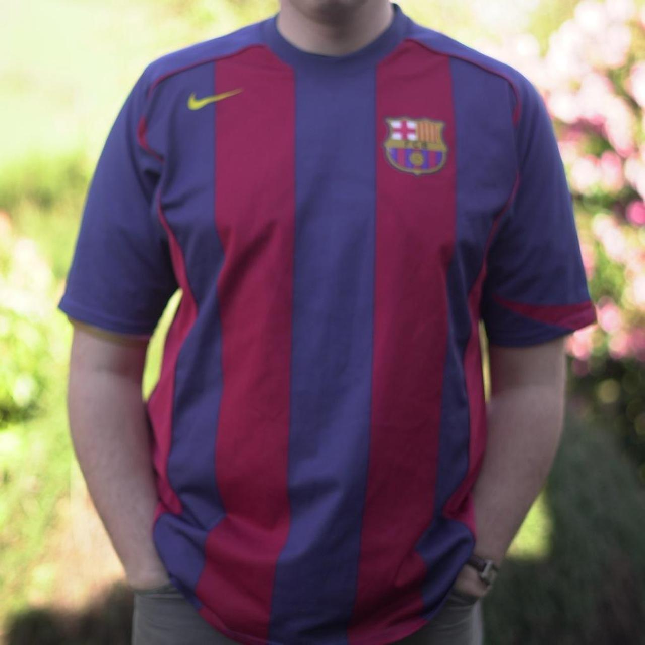2004/05 Barcelona Home Shirt by Nike. Size XL