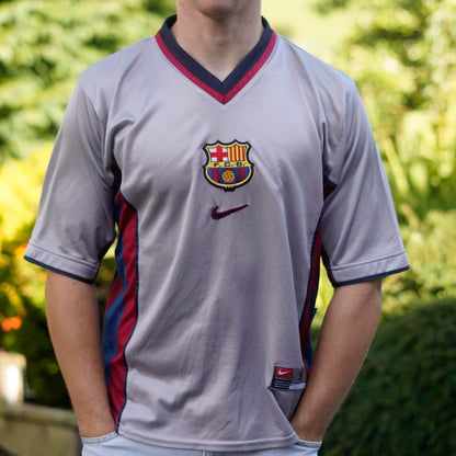 1998/01 Barcelona Away Shirt by Nike - Rivaldo #11. Size Small