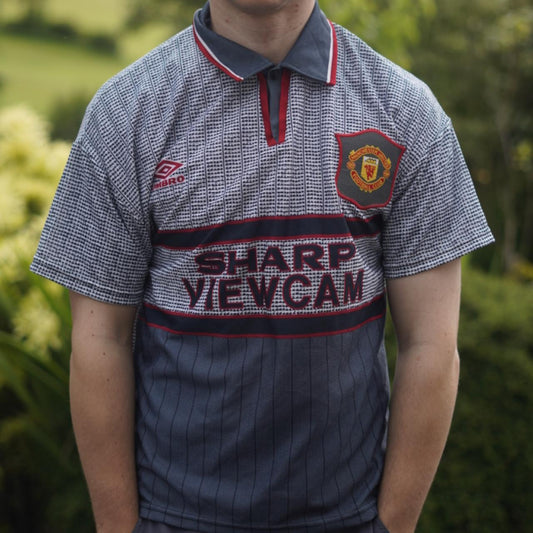 1995/96 Manchester United Away Shirt by Umbro. Size Small